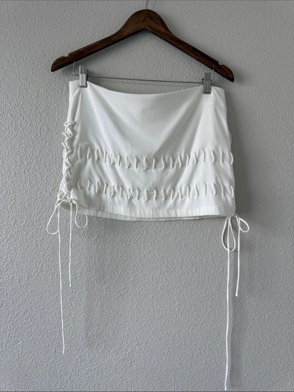 With Jéan White‎ Clement Lace up Side Tie Mini Skirt Medium